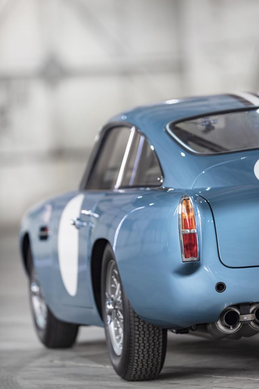 Детали экстерьера Aston Martin DB4 GT Continuation 2017 года  (UK) (фото 53 из 90)